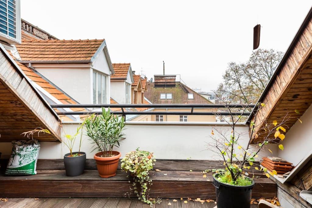 Rooftop 180M2 Loft With Private Sauna, Братислава Экстерьер фото